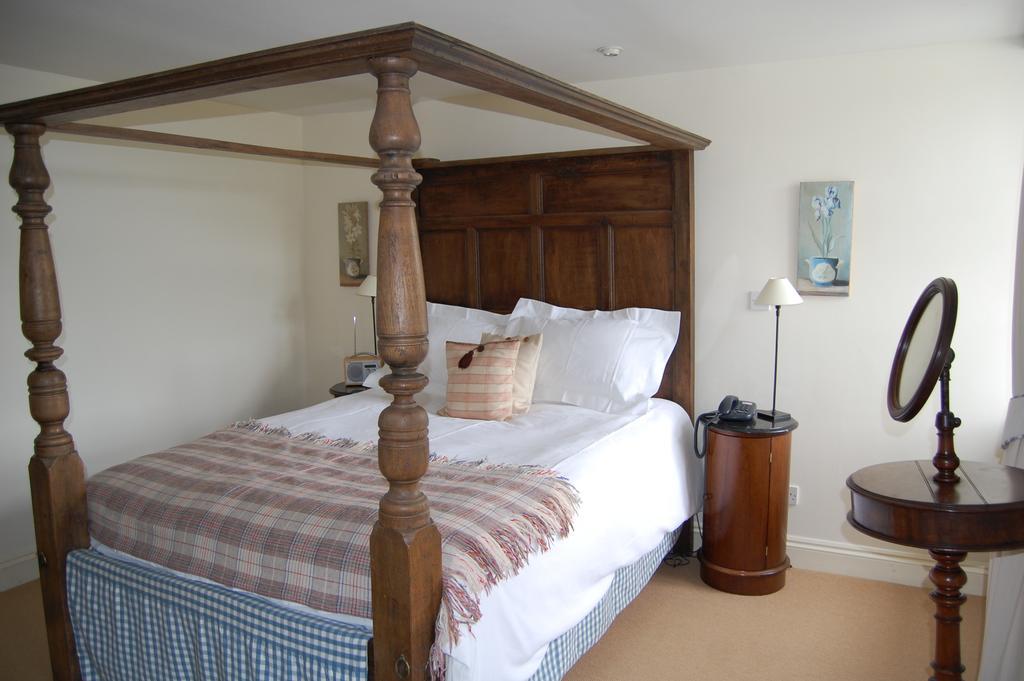 The Bell At Skenfrith Otel Oda fotoğraf